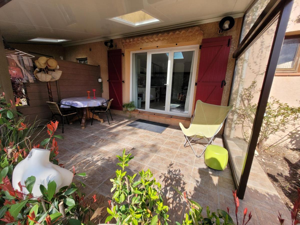 Le Nid De Darshan 2 Personnes Collobrieres Luaran gambar