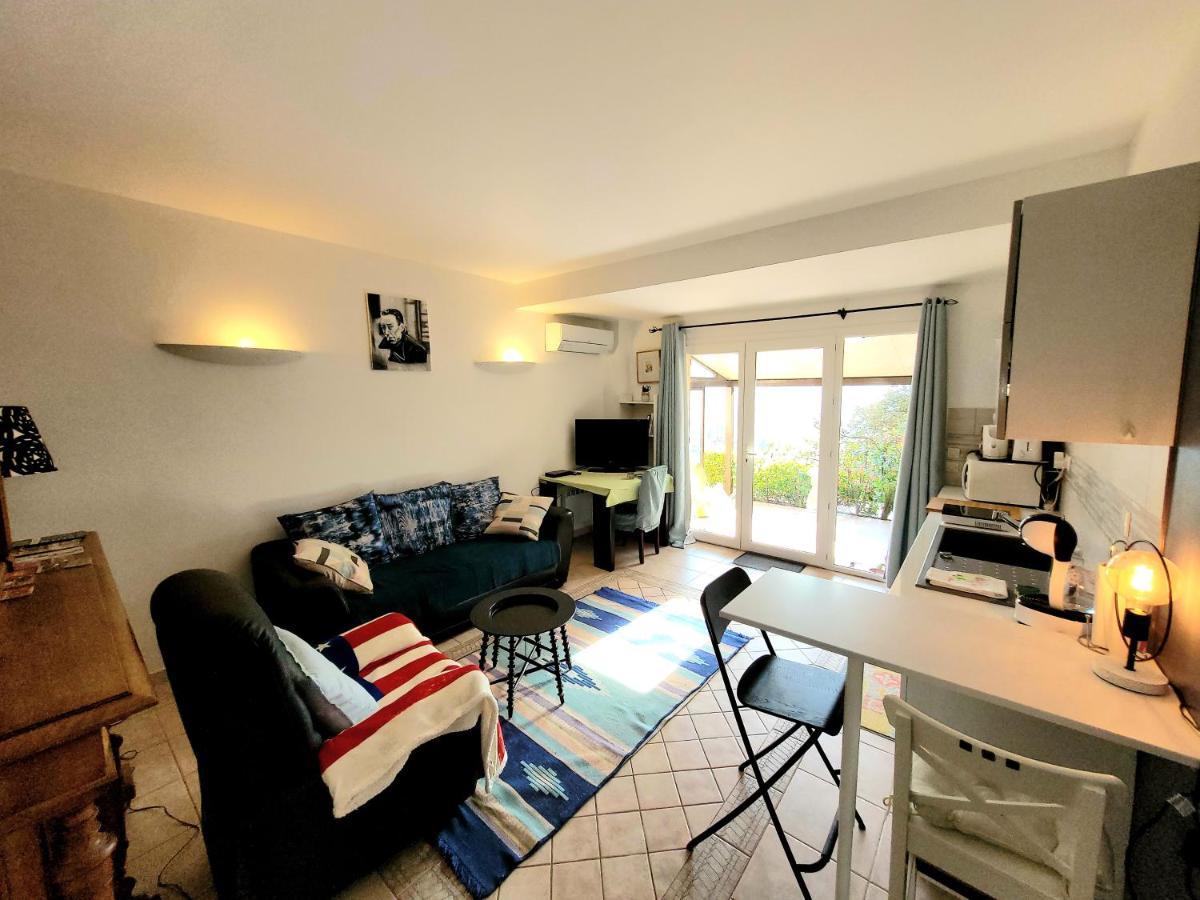 Le Nid De Darshan 2 Personnes Collobrieres Luaran gambar